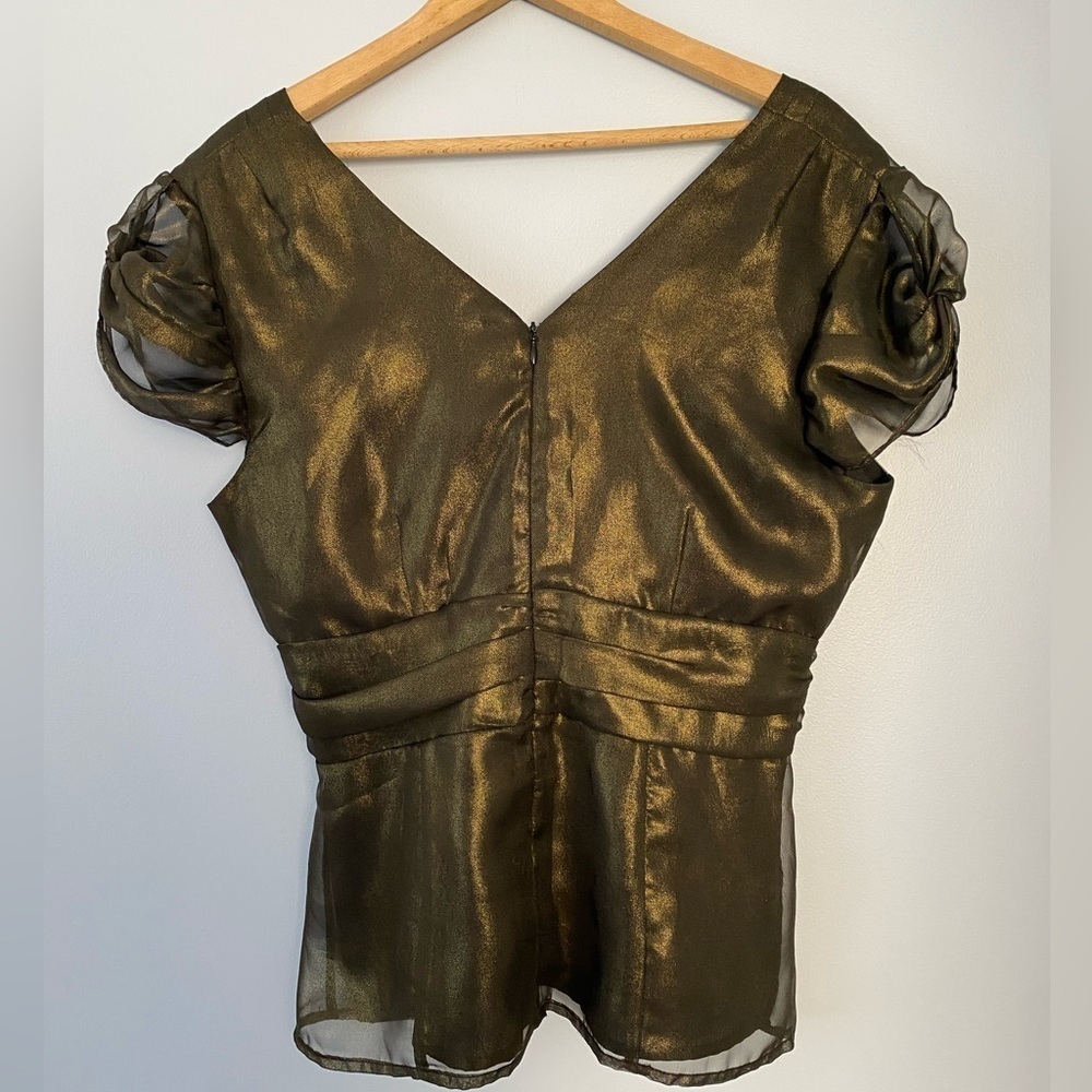New with Tag WD. NY Gold Black Metallic Lined Top, Size 8, Short Sleeve Zip Back - Picture 2 of 9
